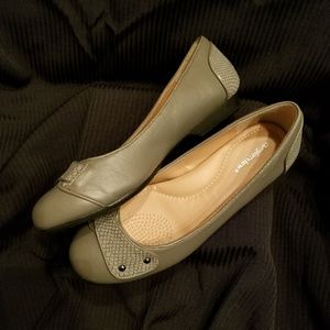 Comfortview Dressy gray flats, size 10WW--NWOT